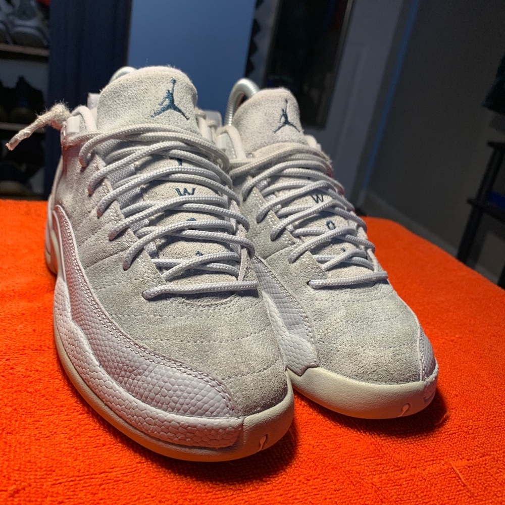 Jordan 12 wolf grey low gs